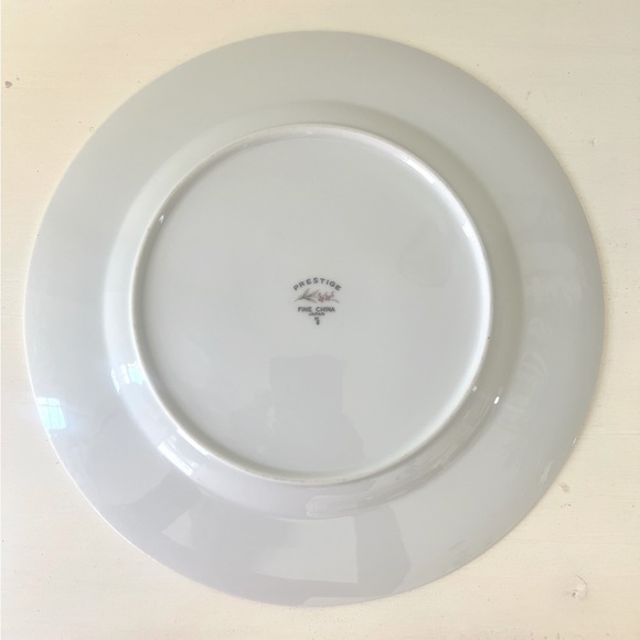 Vintage Prestige Fine China Dinner Plates - Picture 2 of 4